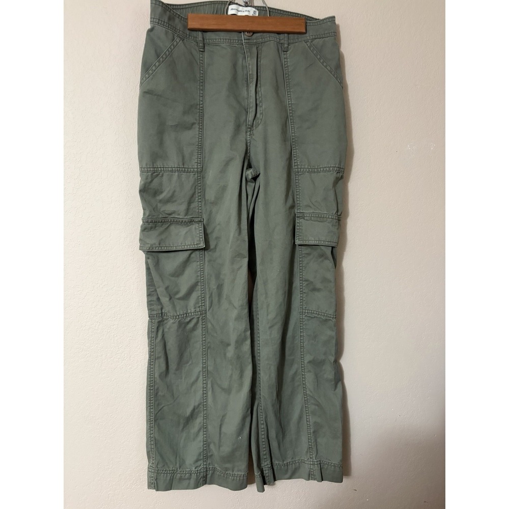 Abercrombie & Fitch Women's Green Cargo Pants (Size: 30/10)